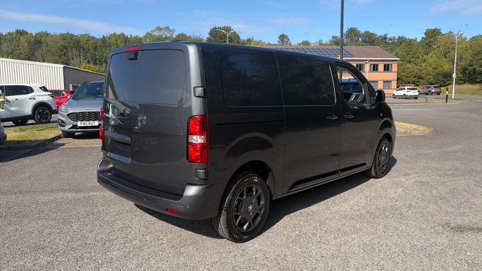 Vauxhall Vivaro L1 Diesel 1.5 Turbo D 120 Pro H1 Van - Image 10